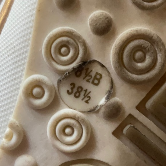 BCBGirls flats 8.5 fit like 8 - Picture 9 of 9